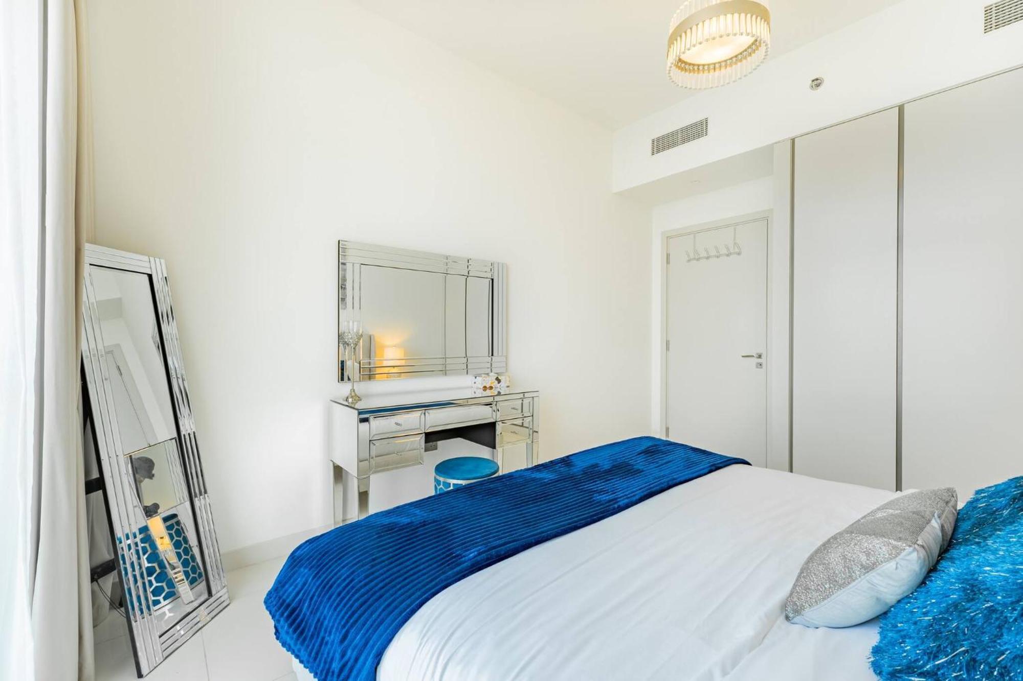 Apartment Luxury Sunrise Bay 1br - Panoramic Sea View With Exclusive Amenities, By Think Realty *